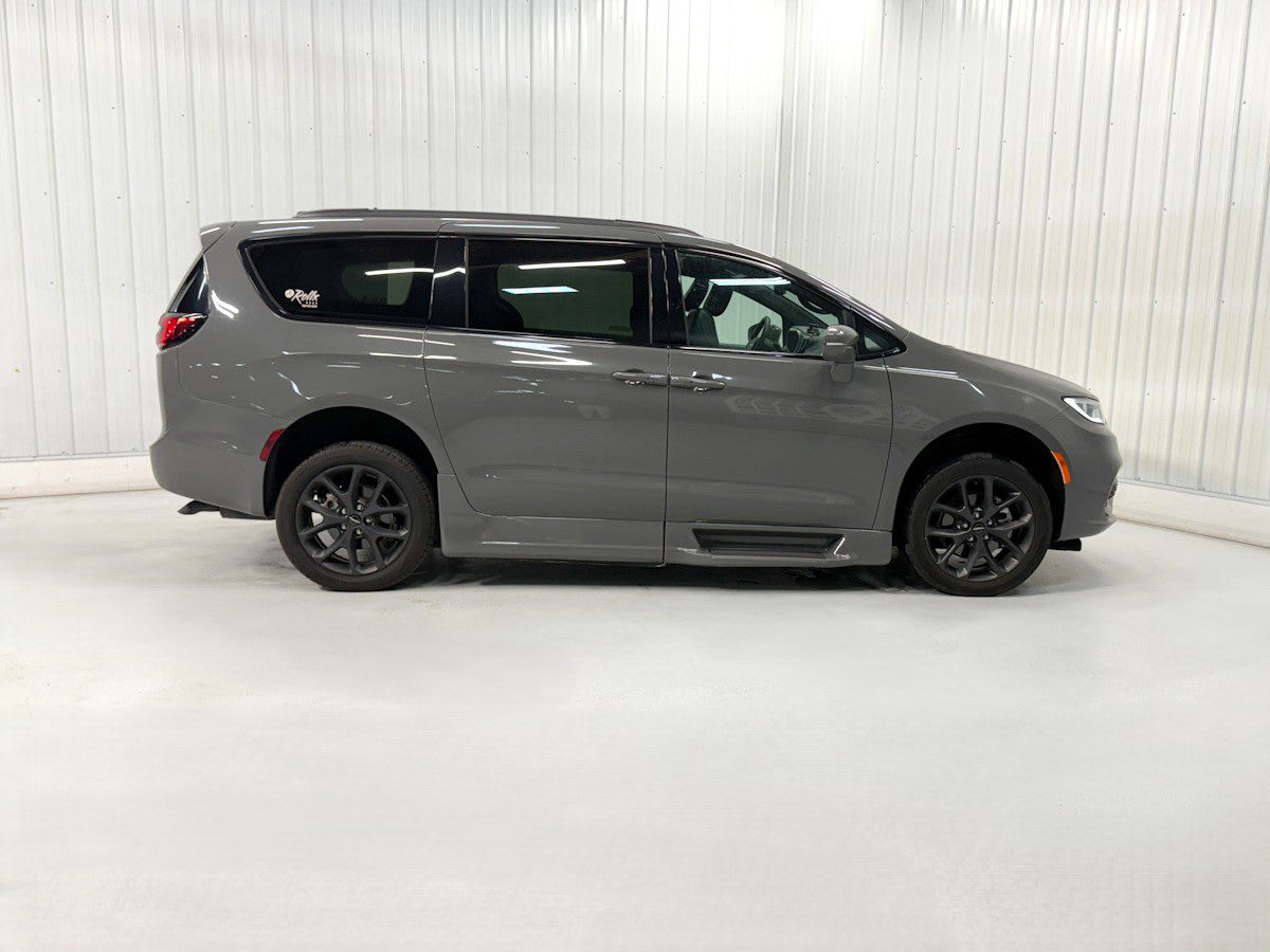 chrysler pacifica 2022 2C4RC1BG1NR107148 image chrysler pacifica 2022 2C4RC1BG1NR107148 image