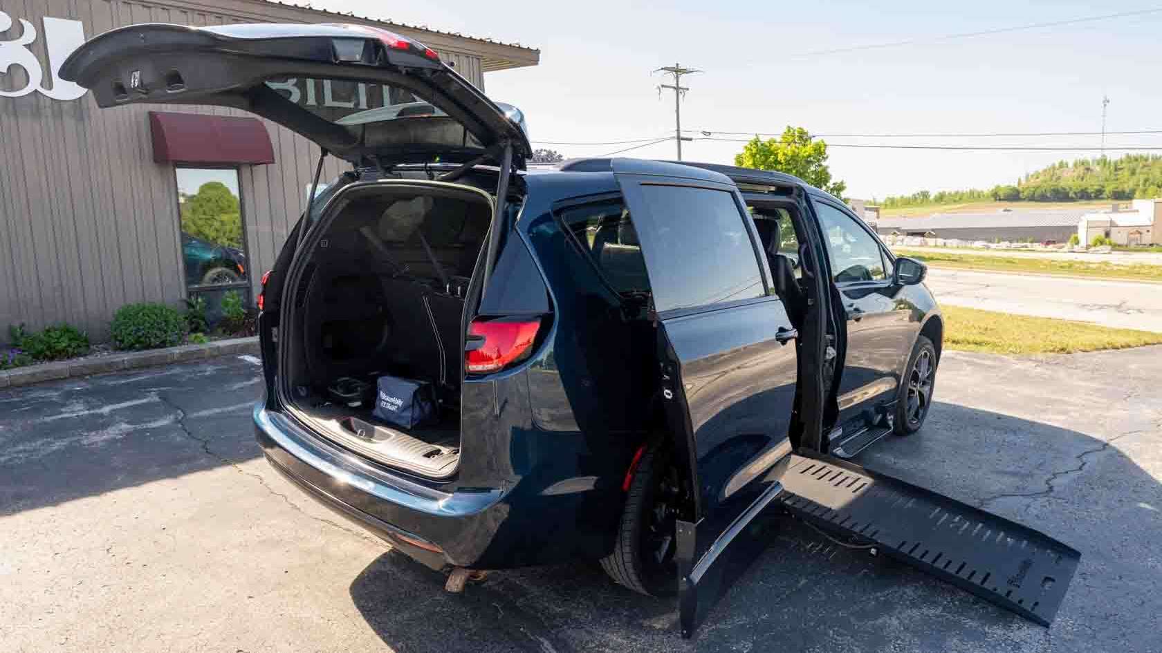 chrysler pacifica 2022 2C4RC1BG3NR210488 image chrysler pacifica 2022 2C4RC1BG3NR210488 image