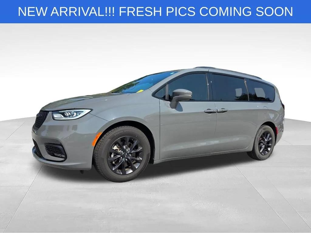 chrysler pacifica 2022 2C4RC1BG4NR151001 image chrysler pacifica 2022 2C4RC1BG4NR151001 image