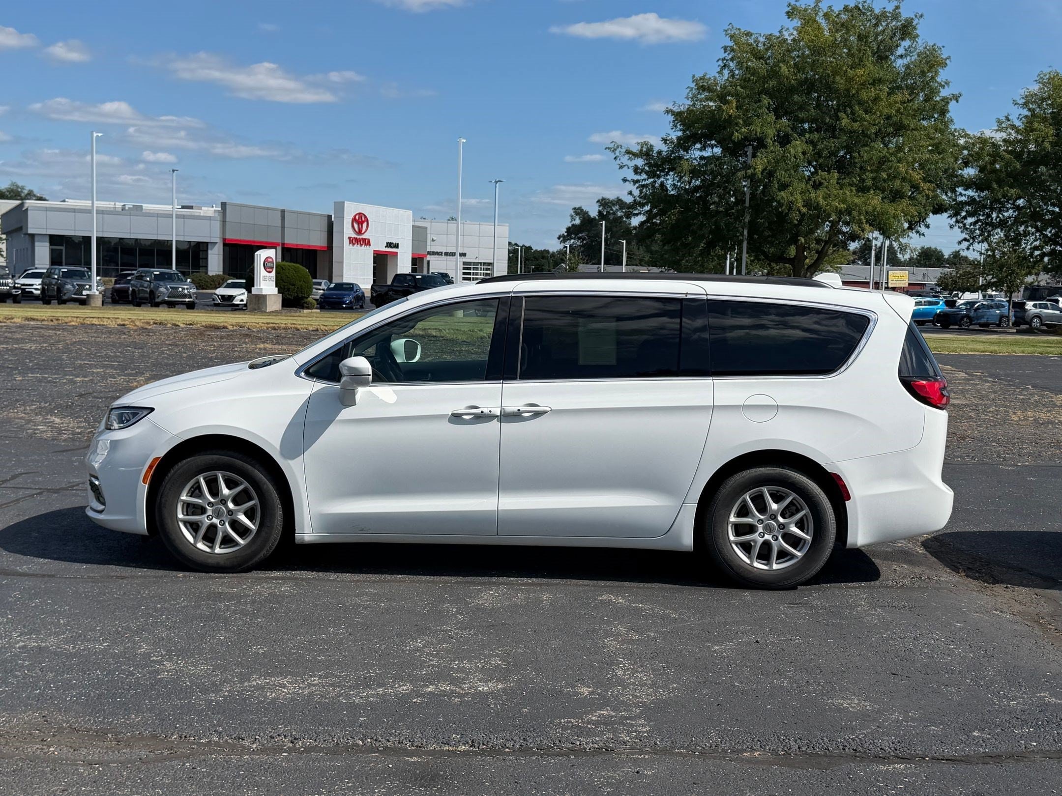 chrysler pacifica 2022 2C4RC1BG8NR177827 image chrysler pacifica 2022 2C4RC1BG8NR177827 image