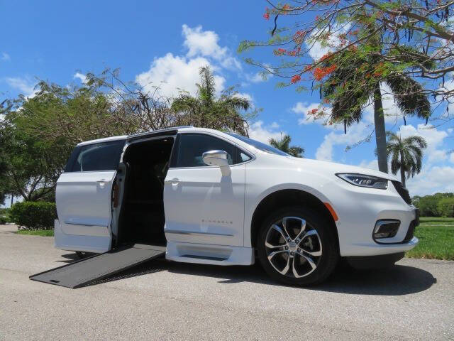 chrysler pacifica 2022 2C4RC1PG1NR126369 image chrysler pacifica 2022 2C4RC1PG1NR126369 image