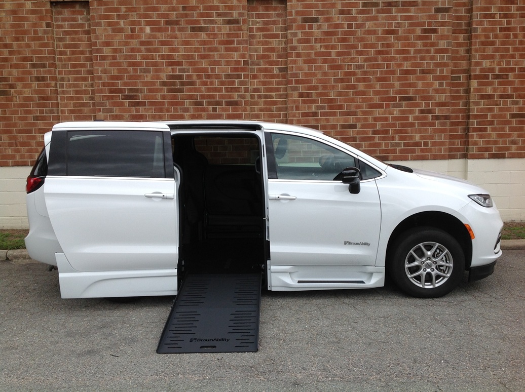 chrysler pacifica 2025 2C4RC1BG0SR568353 image chrysler pacifica 2025 2C4RC1BG0SR568353 image