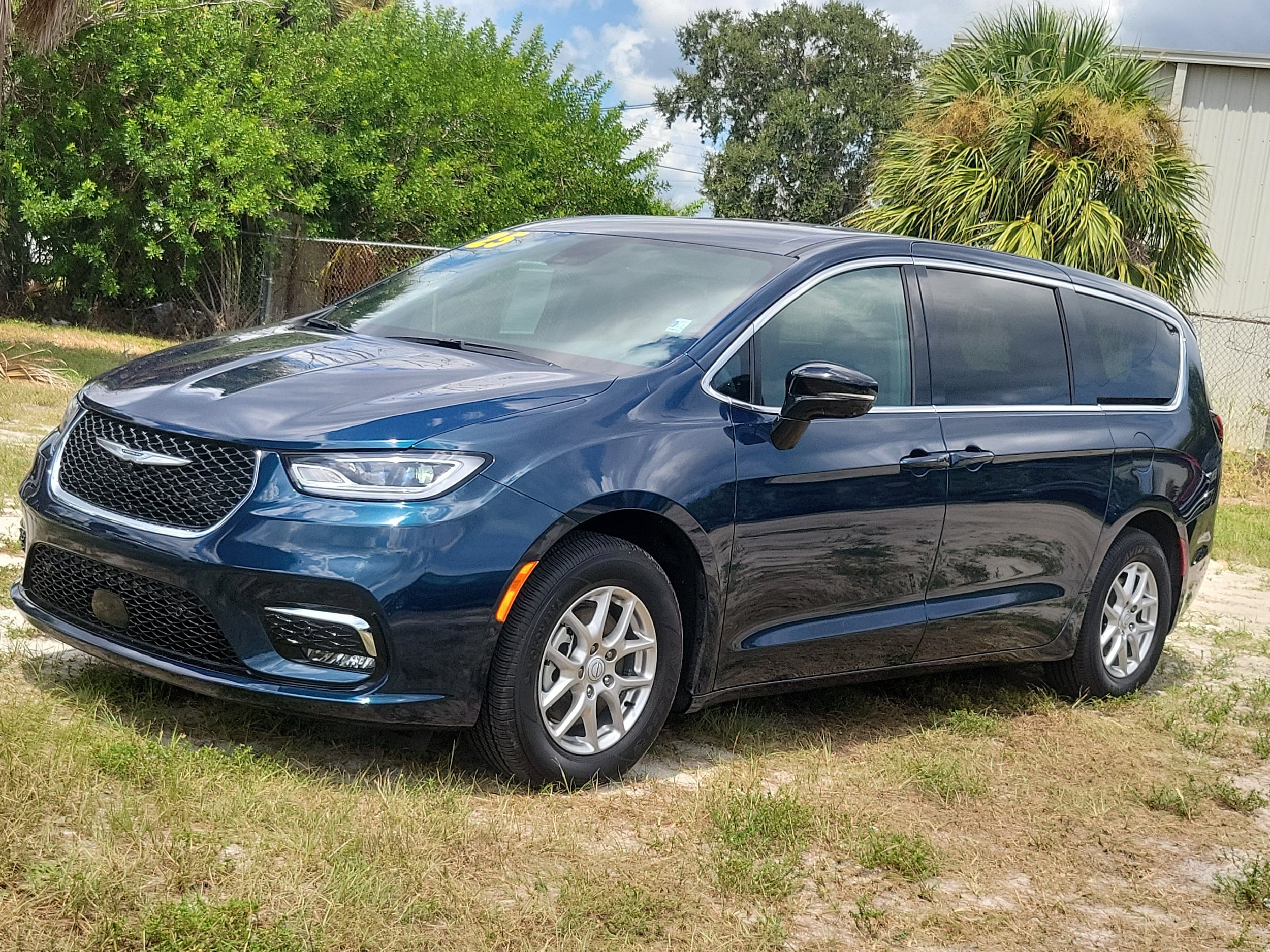 chrysler pacifica 2025 2C4RC1BG0SR573827 image chrysler pacifica 2025 2C4RC1BG0SR573827 image