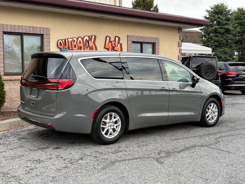 chrysler pacifica 2025 2C4RC1BG0SR523493 image chrysler pacifica 2025 2C4RC1BG0SR523493 image