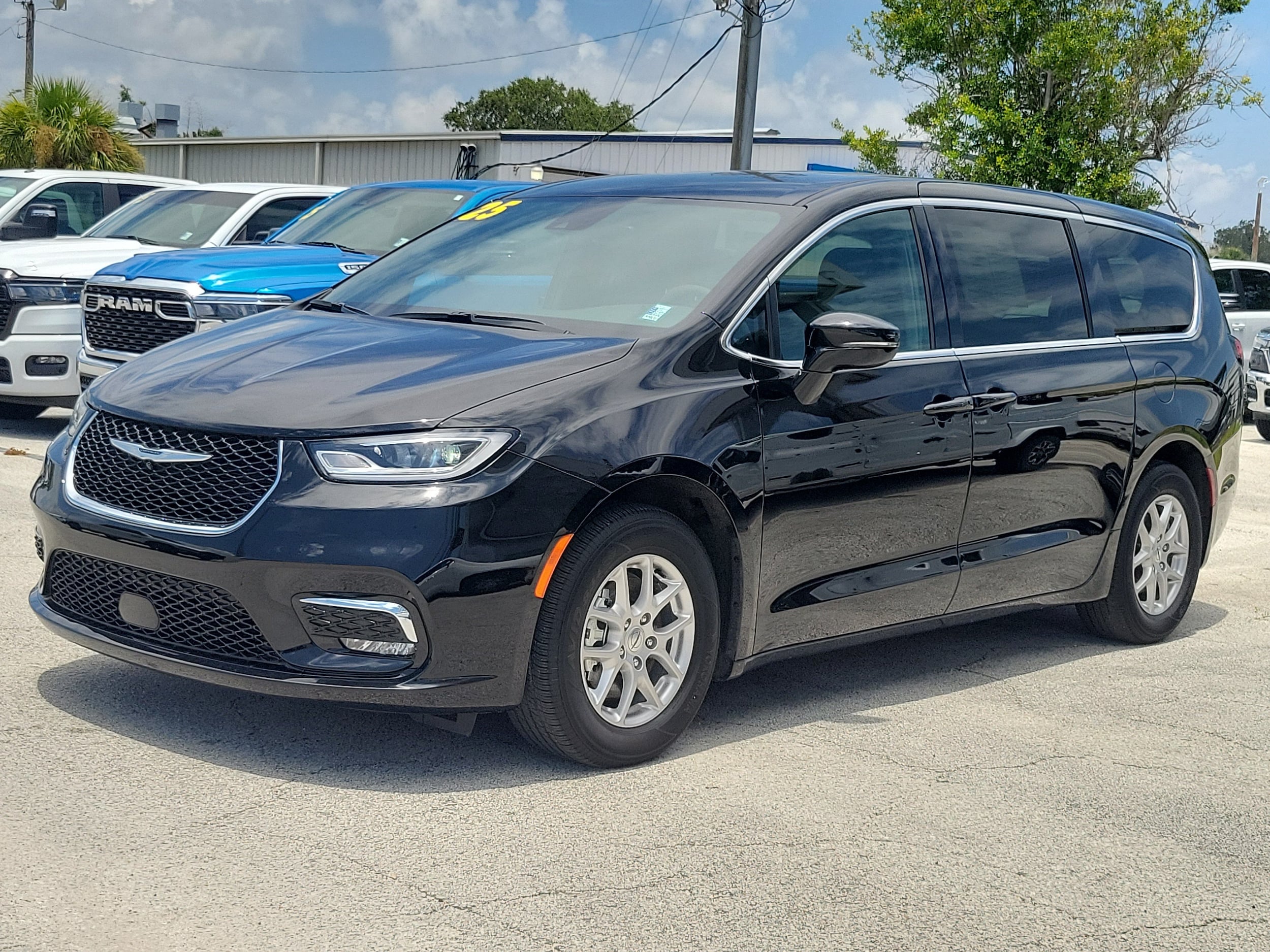 chrysler pacifica 2025 2C4RC1BG8SR529199 image chrysler pacifica 2025 2C4RC1BG8SR529199 image