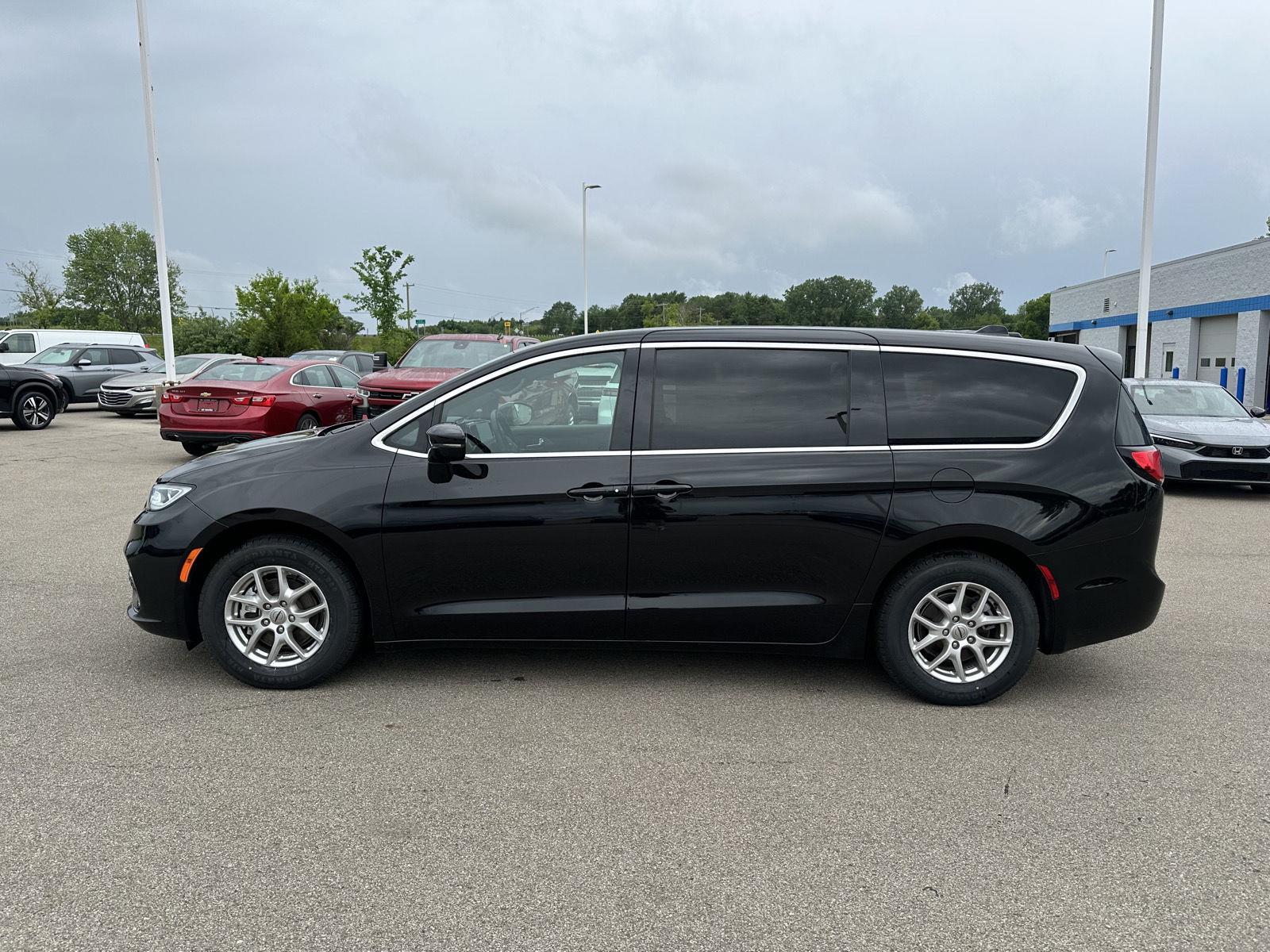 chrysler pacifica 2025 2C4RC1BG7SR520719 image chrysler pacifica 2025 2C4RC1BG7SR520719 image