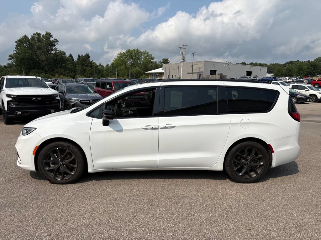 chrysler pacifica 2025 2C4RC1GG1SR537721 image chrysler pacifica 2025 2C4RC1GG1SR537721 image