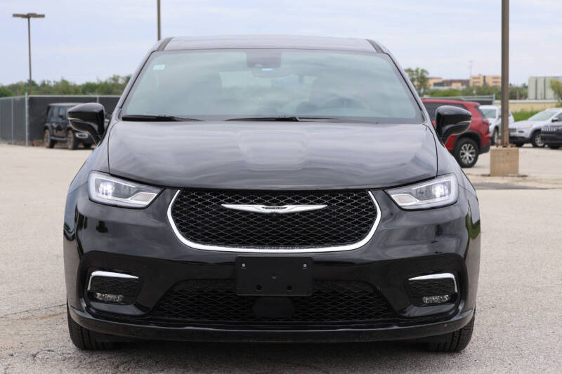 chrysler pacifica 2025 2C4RC1BG0SR546160 image chrysler pacifica 2025 2C4RC1BG0SR546160 image