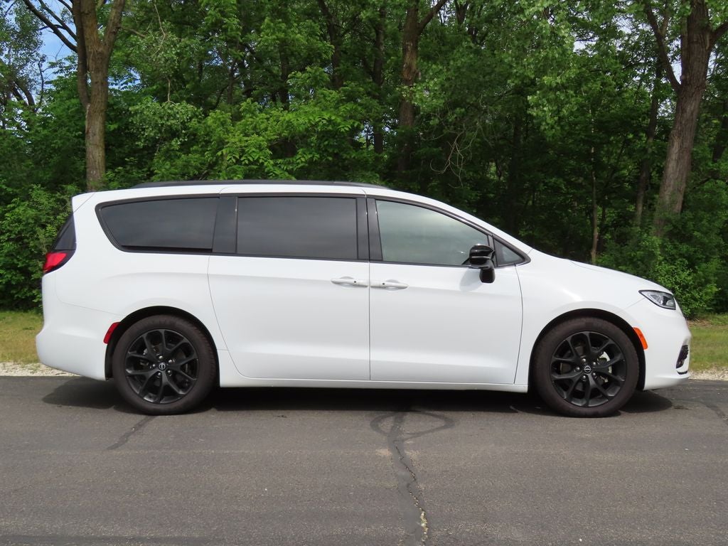 chrysler pacifica 2025 2C4RC1GG4SR553704 image chrysler pacifica 2025 2C4RC1GG4SR553704 image