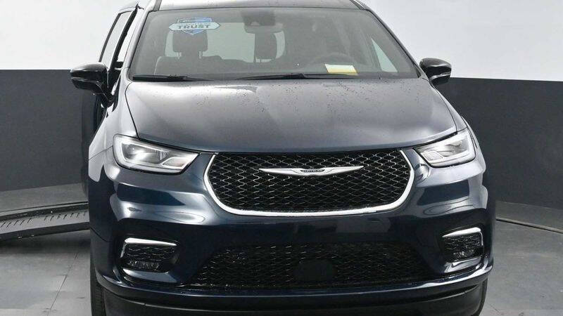 chrysler pacifica 2025 2C4RC1BG1SR579779 image chrysler pacifica 2025 2C4RC1BG1SR579779 image