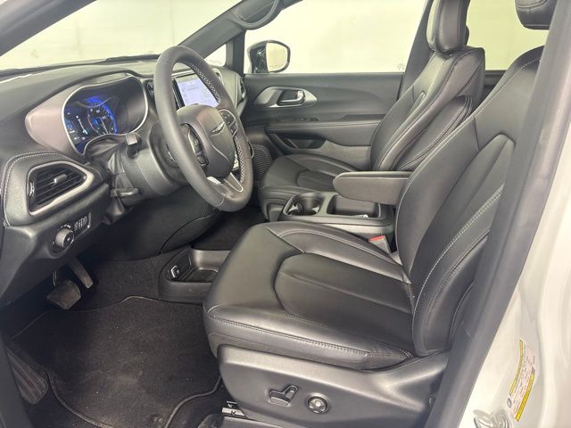 chrysler pacifica 2025 2C4RC1BG8SR558492 image chrysler pacifica 2025 2C4RC1BG8SR558492 image