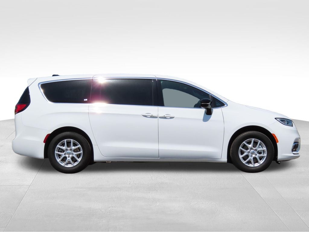chrysler pacifica 2025 2C4RC1BG9SR516526 image chrysler pacifica 2025 2C4RC1BG9SR516526 image