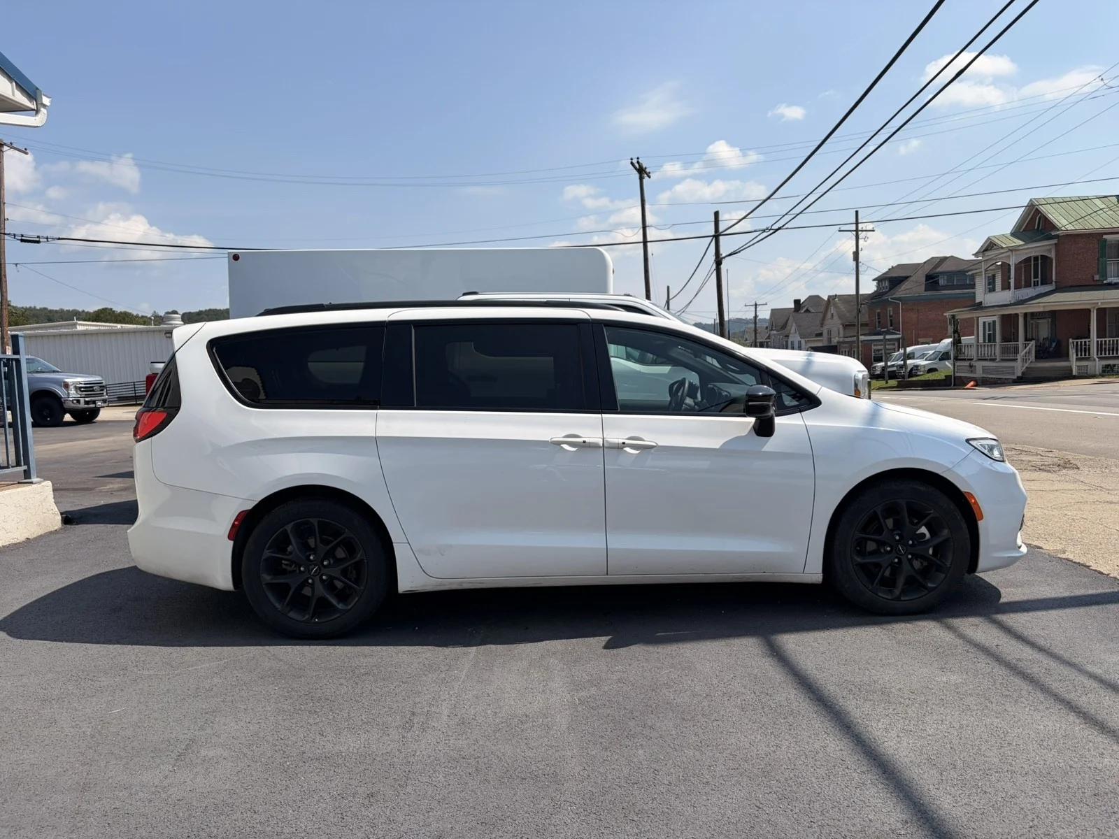 chrysler pacifica 2025 2C4RC1GG2SR508681 image chrysler pacifica 2025 2C4RC1GG2SR508681 image