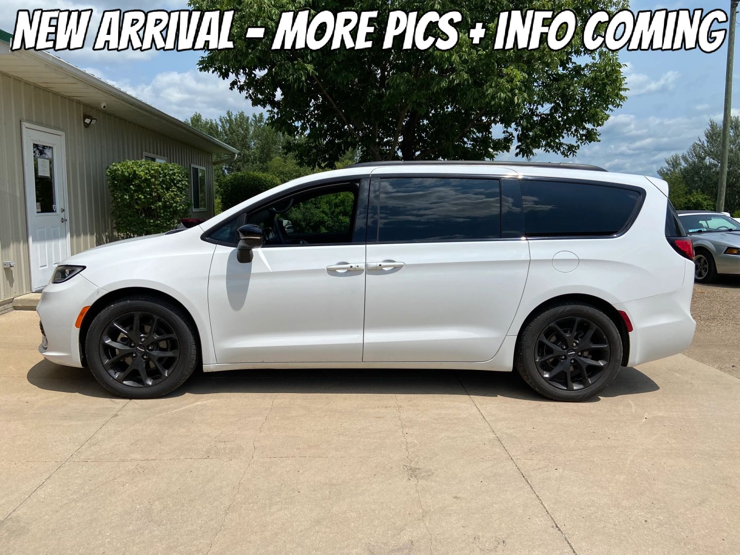 chrysler pacifica 2025 2C4RC1GG3SR524789 image chrysler pacifica 2025 2C4RC1GG3SR524789 image