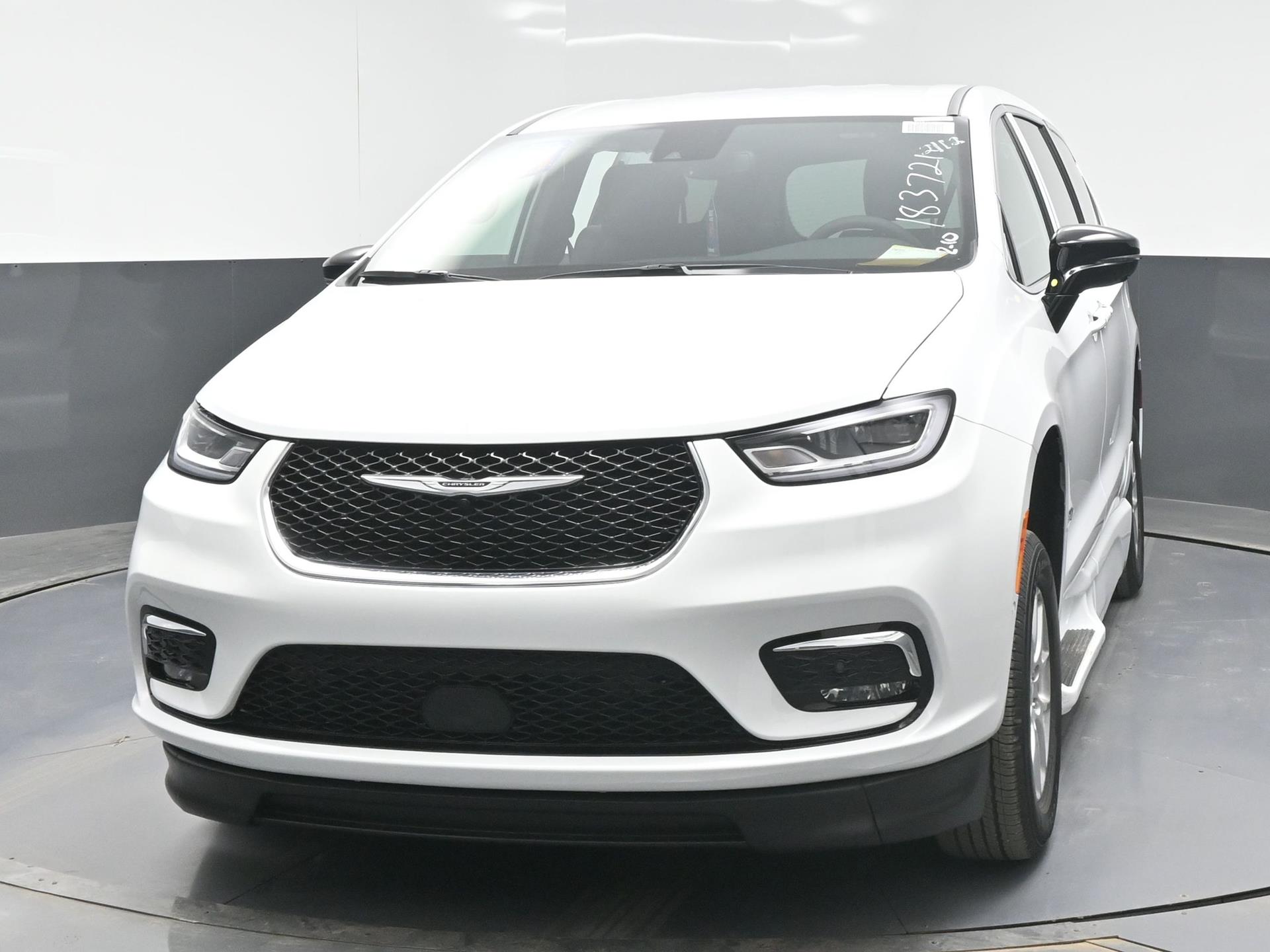 chrysler pacifica 2025 2C4RC1BG8SR570898 image chrysler pacifica 2025 2C4RC1BG8SR570898 image