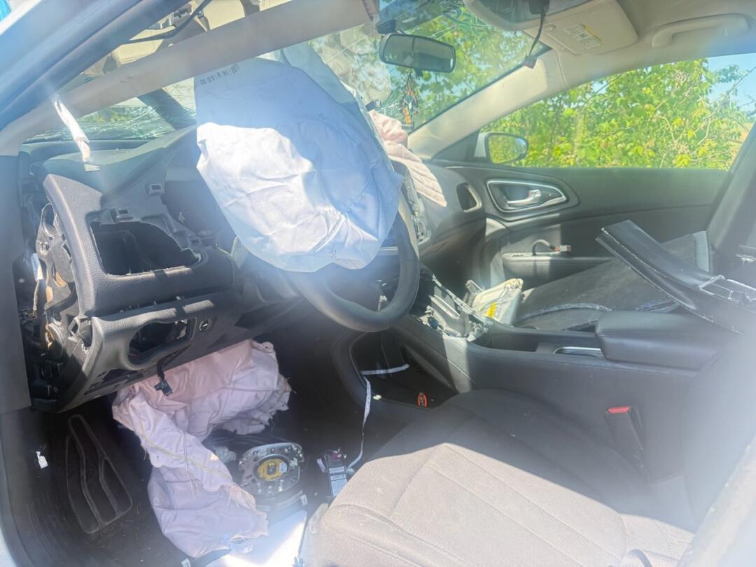 chrysler 200 2016 1C3CCCFB8GN184006 image chrysler 200 2016 1C3CCCFB8GN184006 image
