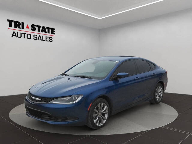 chrysler 200 2017 1C3CCCFB2HN511579 image chrysler 200 2017 1C3CCCFB2HN511579 image
