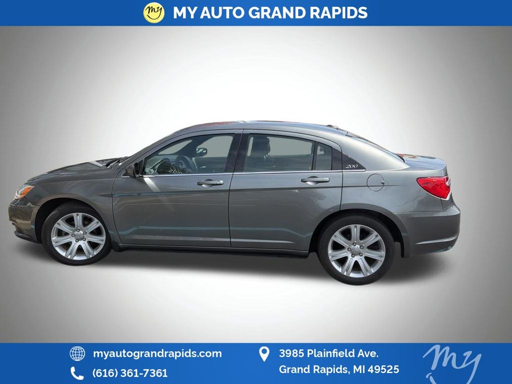 chrysler 200 2011 1C3BC1FG6BN623305 image chrysler 200 2011 1C3BC1FG6BN623305 image