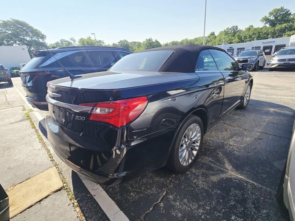 chrysler 200 2011 1C3BC7EG4BN529847 image