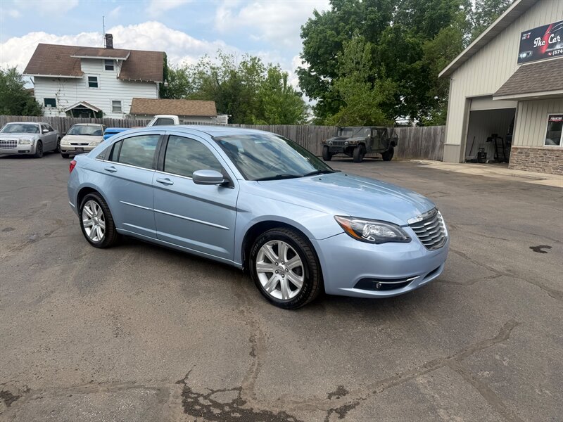 chrysler 200 2013 1C3CCBBB0DN639734 image chrysler 200 2013 1C3CCBBB0DN639734 image