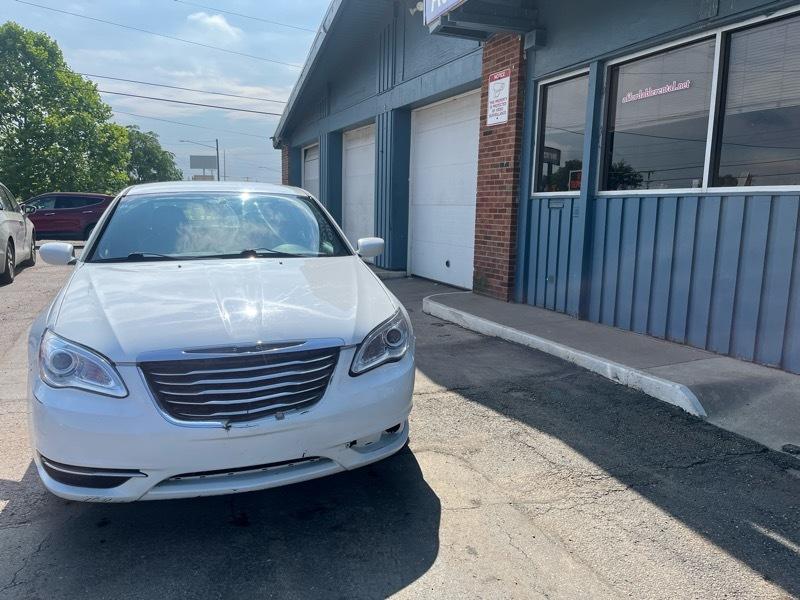 chrysler 200 2013 1C3CCBBG5DN532190 image chrysler 200 2013 1C3CCBBG5DN532190 image
