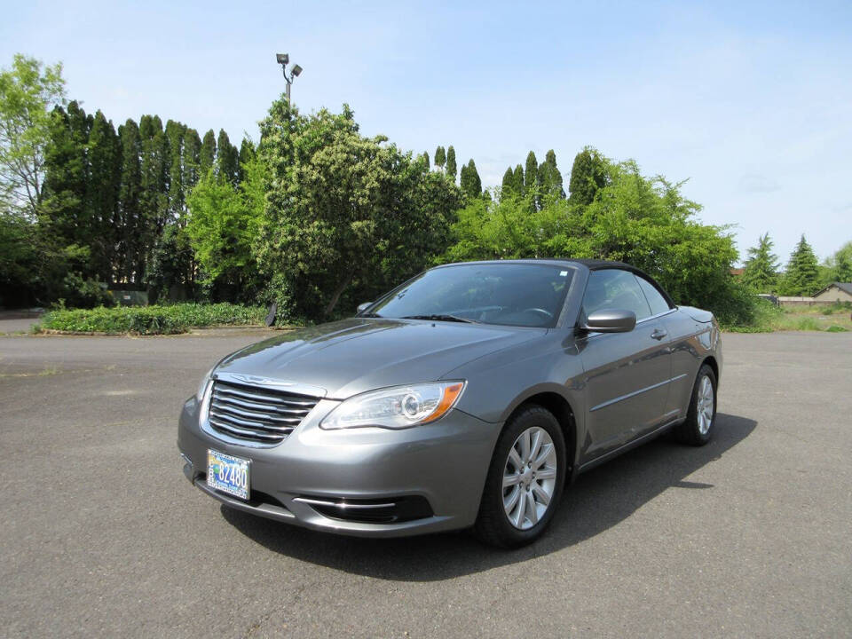 chrysler 200 2013 1C3BCBEG2DN703940 image chrysler 200 2013 1C3BCBEG2DN703940 image