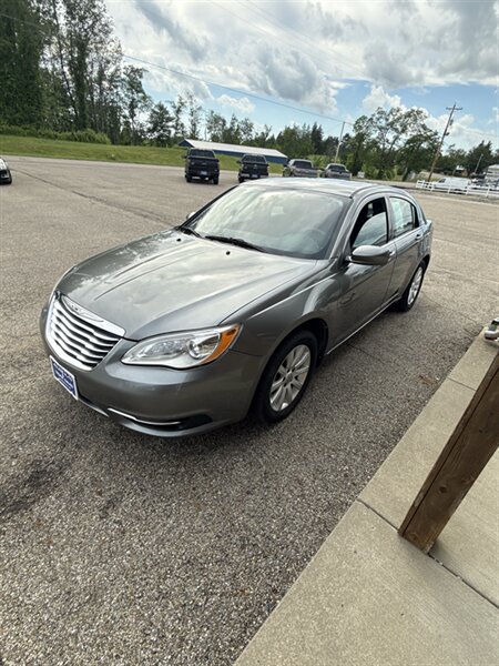 chrysler 200 2013 1C3CCBBB5DN602257 image chrysler 200 2013 1C3CCBBB5DN602257 image