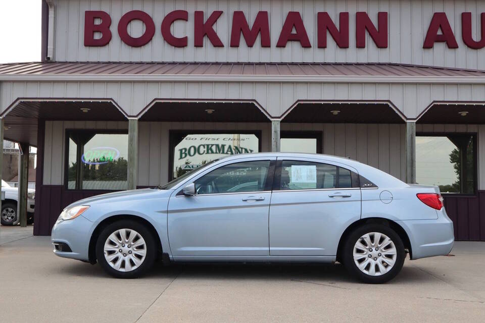 chrysler 200 2013 1C3CCBAB5DN597093 image chrysler 200 2013 1C3CCBAB5DN597093 image