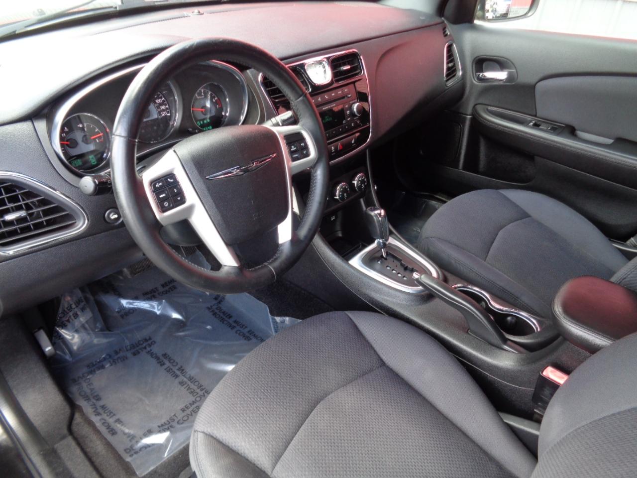 chrysler 200 2013 1C3CCBBB6DN525592 image chrysler 200 2013 1C3CCBBB6DN525592 image