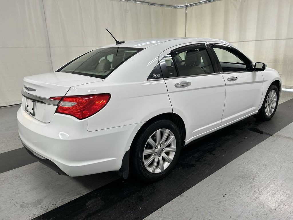 chrysler 200 2013 1C3CCBCG7DN612556 image chrysler 200 2013 1C3CCBCG7DN612556 image