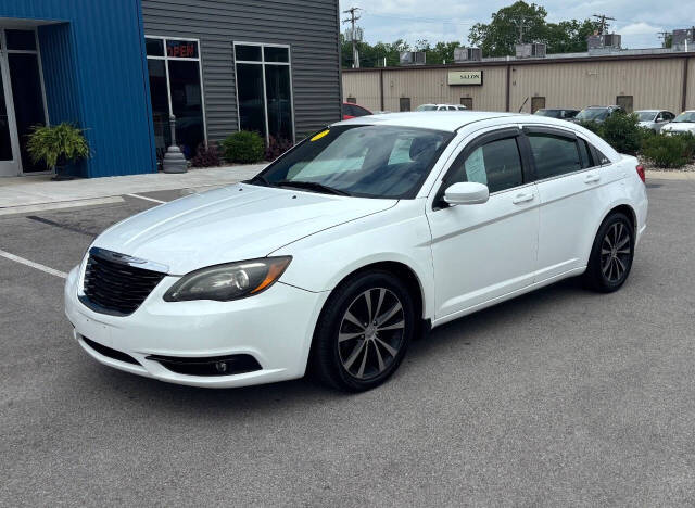 chrysler 200 2014 1C3CCBBGXEN186753 image chrysler 200 2014 1C3CCBBGXEN186753 image