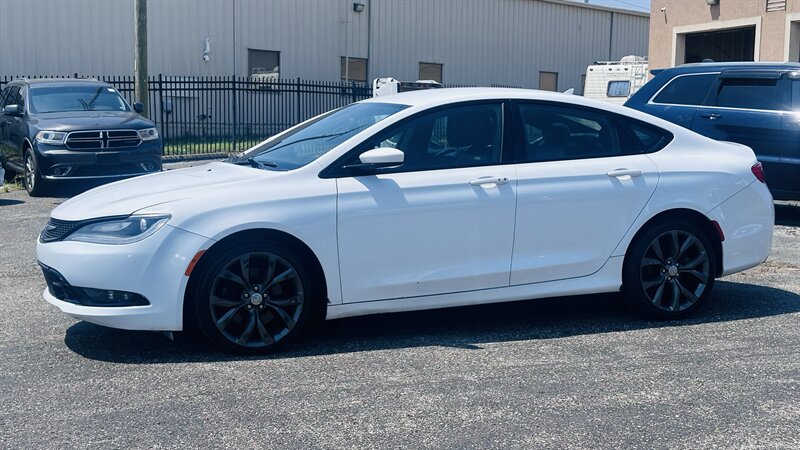 chrysler 200 2015 1C3CCCDG0FN511981 image chrysler 200 2015 1C3CCCDG0FN511981 image