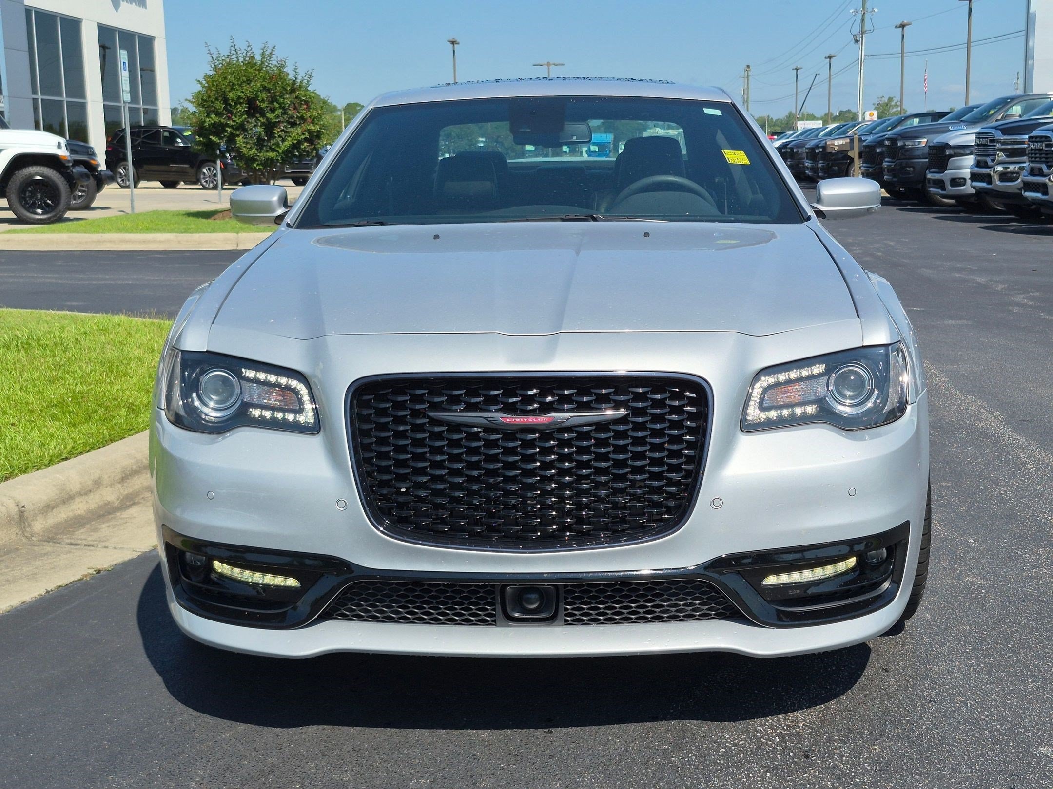 chrysler 300 2023 2C3CCABT2PH548822 image chrysler 300 2023 2C3CCABT2PH548822 image