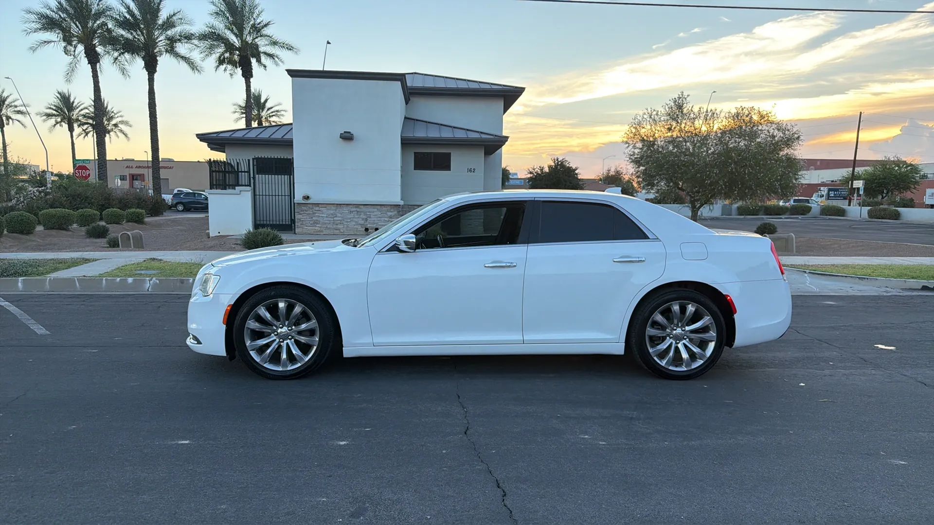 chrysler 300 2019 2C3CCAEG6KH566117 image chrysler 300 2019 2C3CCAEG6KH566117 image