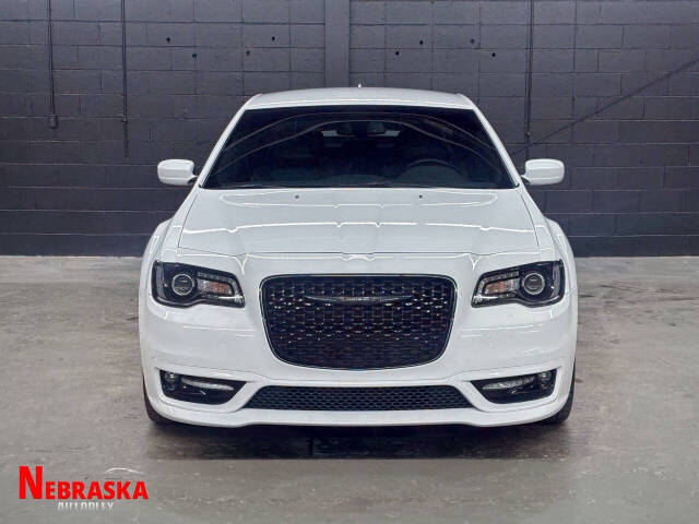 chrysler 300 2019 2C3CCABT9KH704945 image chrysler 300 2019 2C3CCABT9KH704945 image