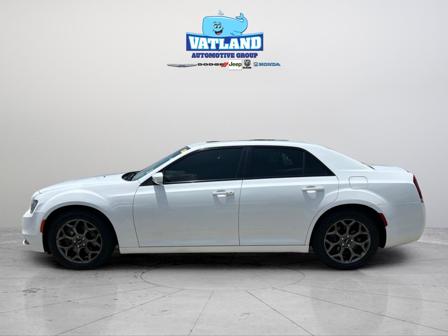 chrysler 300 2018 2C3CCAGG5JH154279 image chrysler 300 2018 2C3CCAGG5JH154279 image