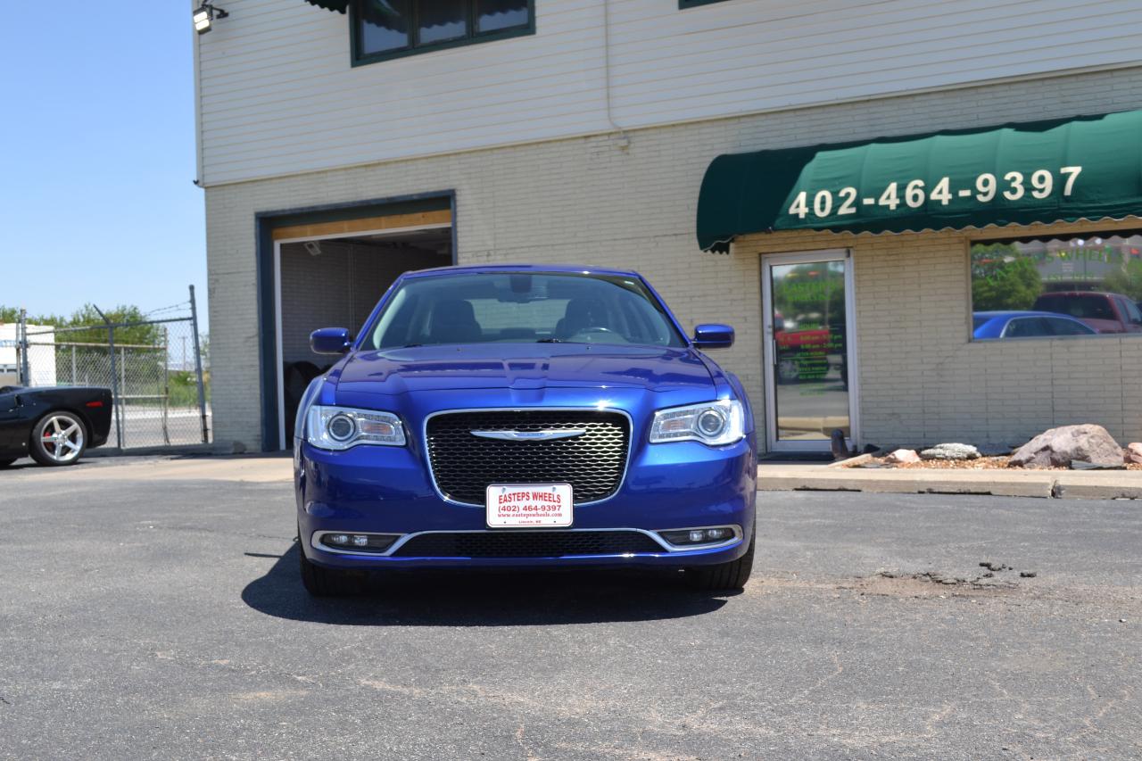chrysler 300 2018 2C3CCARG9JH228946 image chrysler 300 2018 2C3CCARG9JH228946 image