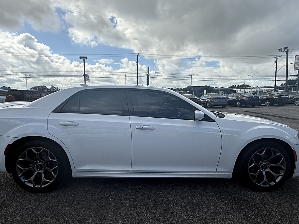 chrysler 300 2018 2C3CCABGXJH266678 image chrysler 300 2018 2C3CCABGXJH266678 image