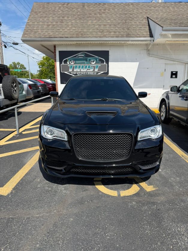 chrysler 300 2018 2C3CCABT7JH302100 image chrysler 300 2018 2C3CCABT7JH302100 image