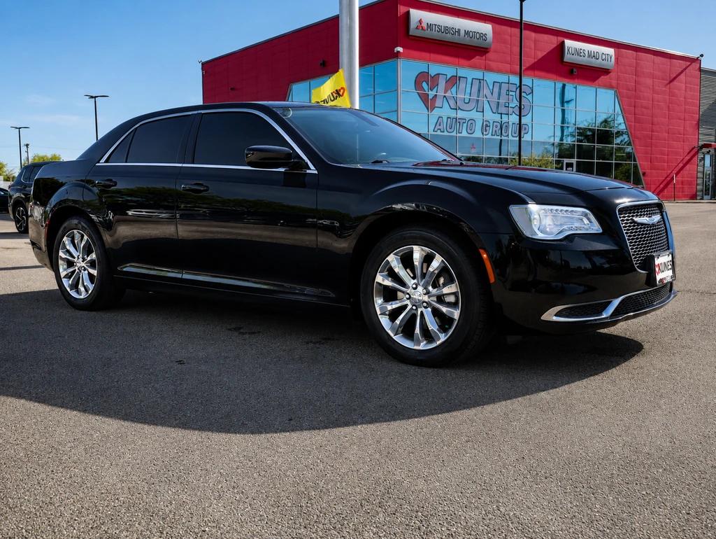 chrysler 300 2018 2C3CCARG4JH324810 image chrysler 300 2018 2C3CCARG4JH324810 image