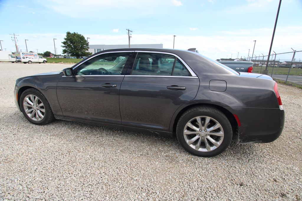 chrysler 300 2017 2C3CCARG5HH552518 image chrysler 300 2017 2C3CCARG5HH552518 image