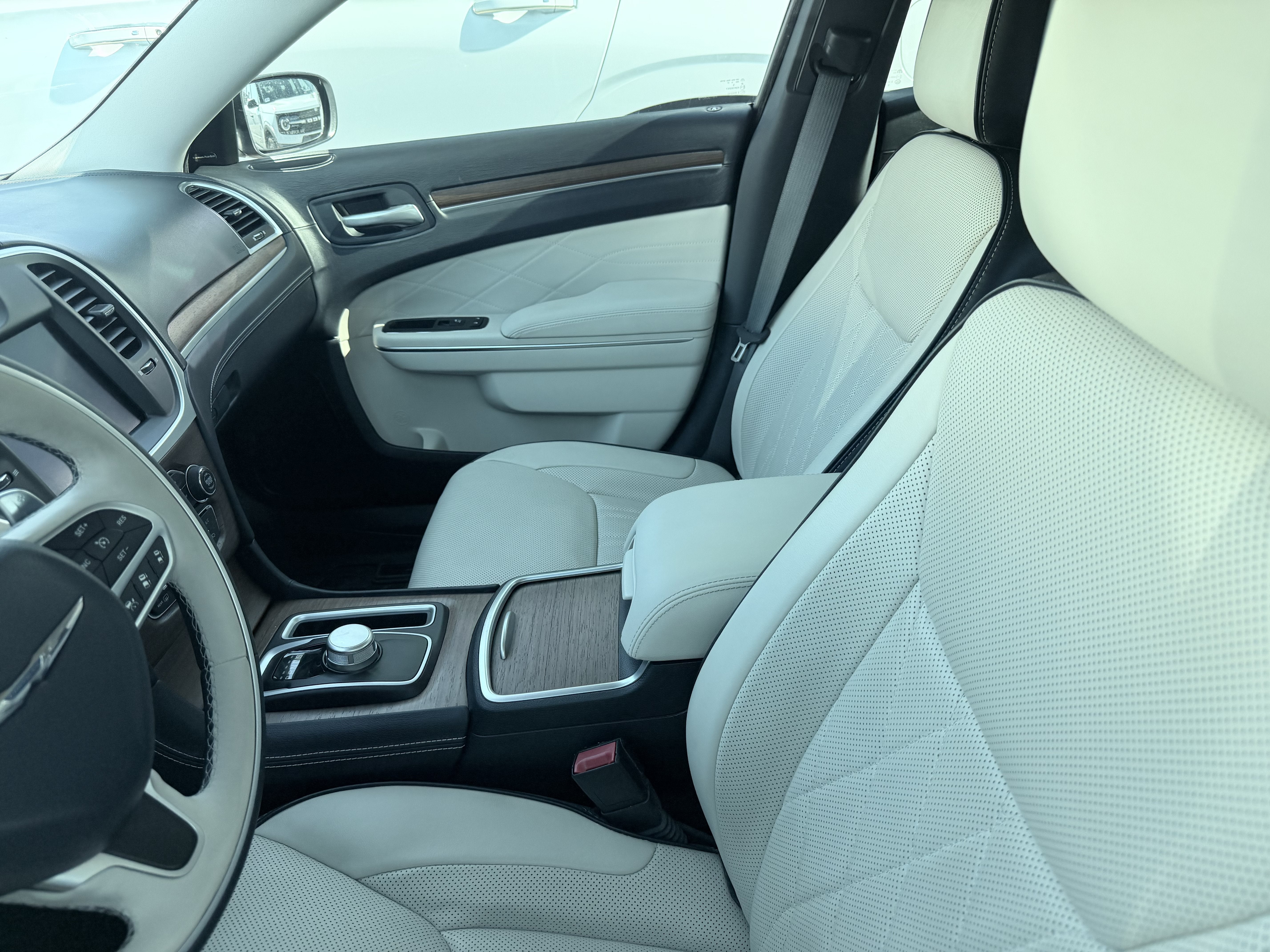 chrysler 300 2017 2C3CCAPG8HH506460 image chrysler 300 2017 2C3CCAPG8HH506460 image