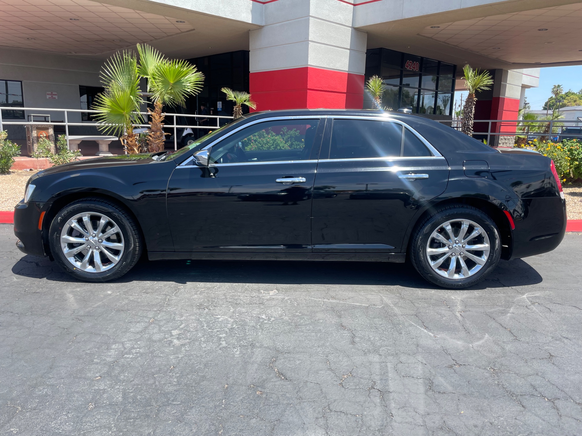 chrysler 300 2017 2C3CCAKG2HH500483 image chrysler 300 2017 2C3CCAKG2HH500483 image