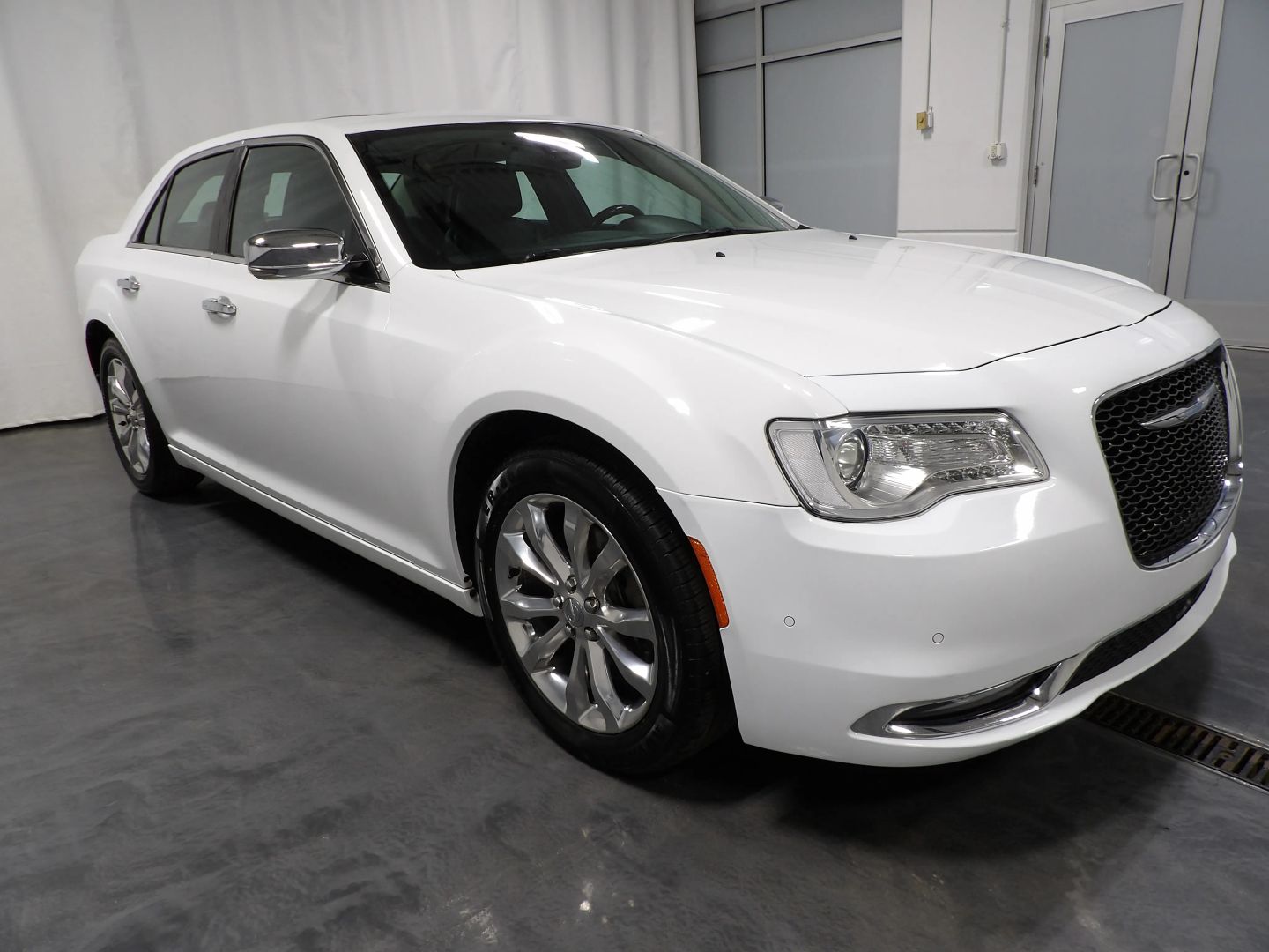 chrysler 300 2017 2C3CCAKG9HH586889 image chrysler 300 2017 2C3CCAKG9HH586889 image