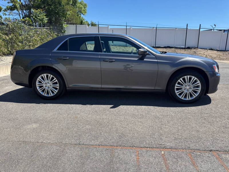 chrysler 300 2014 2C3CCARG9EH321536 image chrysler 300 2014 2C3CCARG9EH321536 image