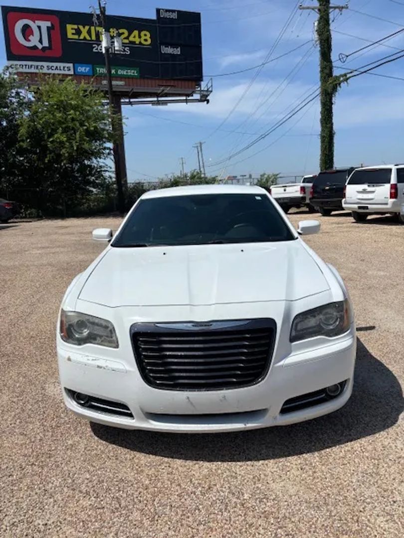 chrysler 300 2014 2C3CCABG7EH328673 image chrysler 300 2014 2C3CCABG7EH328673 image