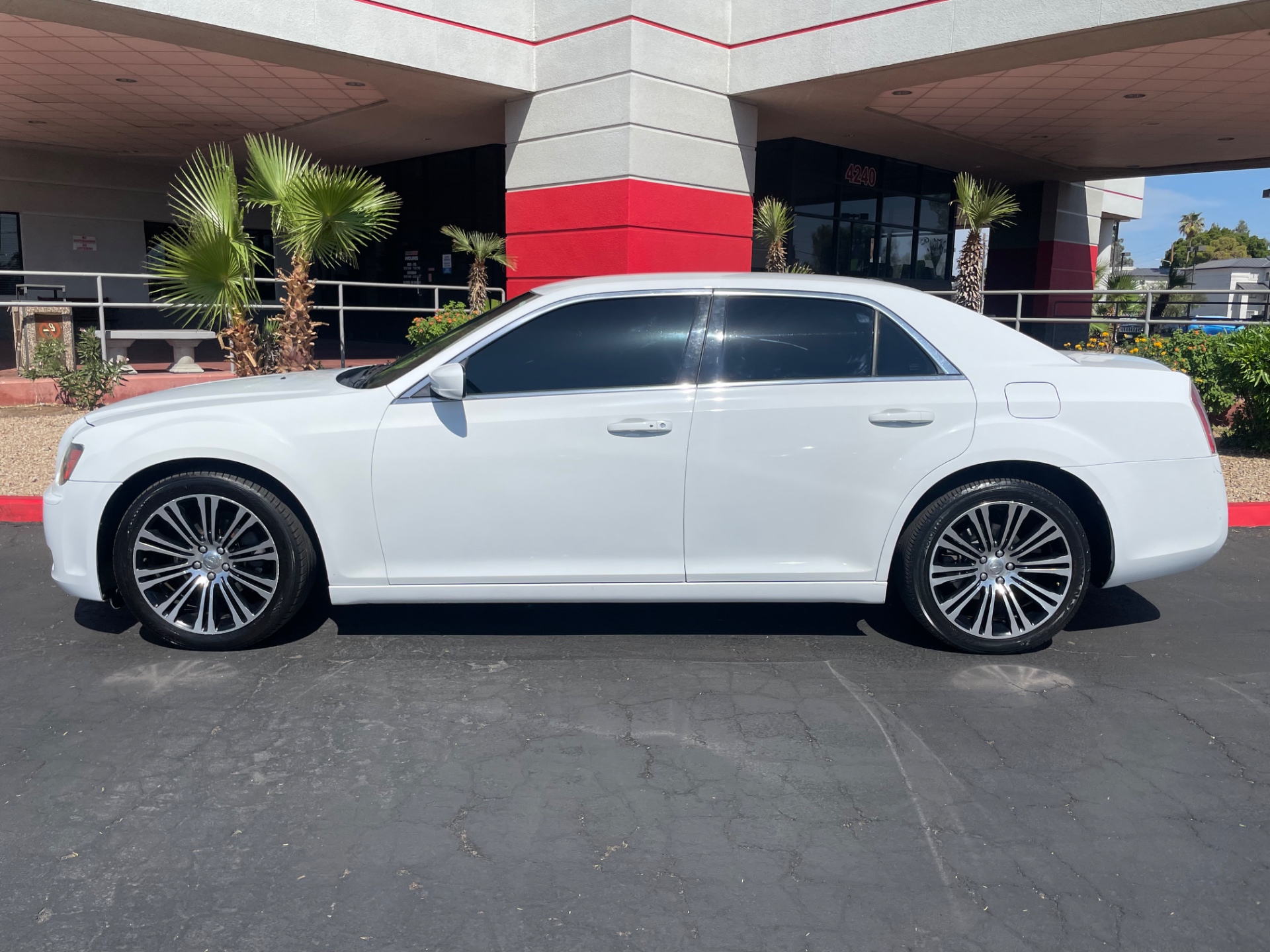 chrysler 300 2014 2C3CCABG0EH189972 image chrysler 300 2014 2C3CCABG0EH189972 image