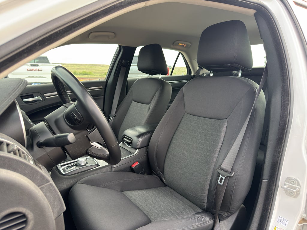 chrysler 300 2022 2C3CCARG1NH178999 image chrysler 300 2022 2C3CCARG1NH178999 image