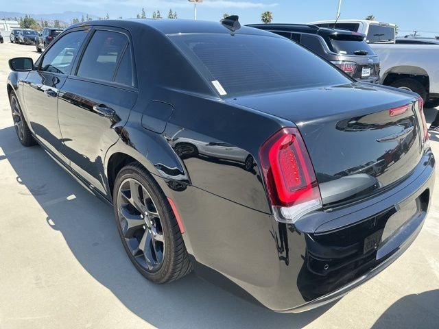 chrysler 300 2022 2C3CCADG1NH181327 image chrysler 300 2022 2C3CCADG1NH181327 image