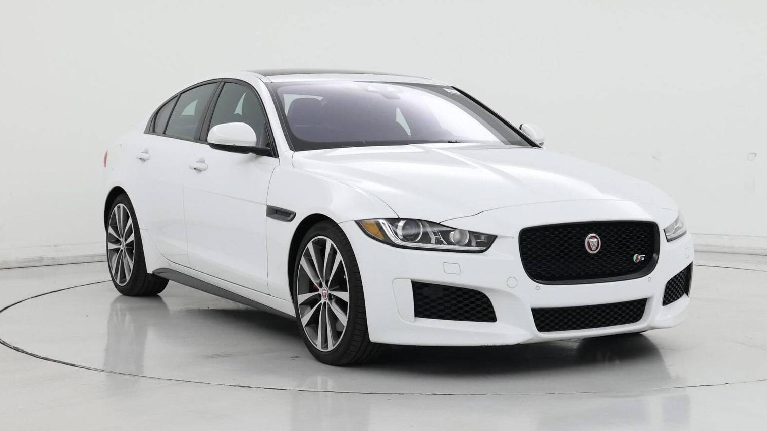 JAGUAR XE 2019 SAJAG4FV0KCP49491 image